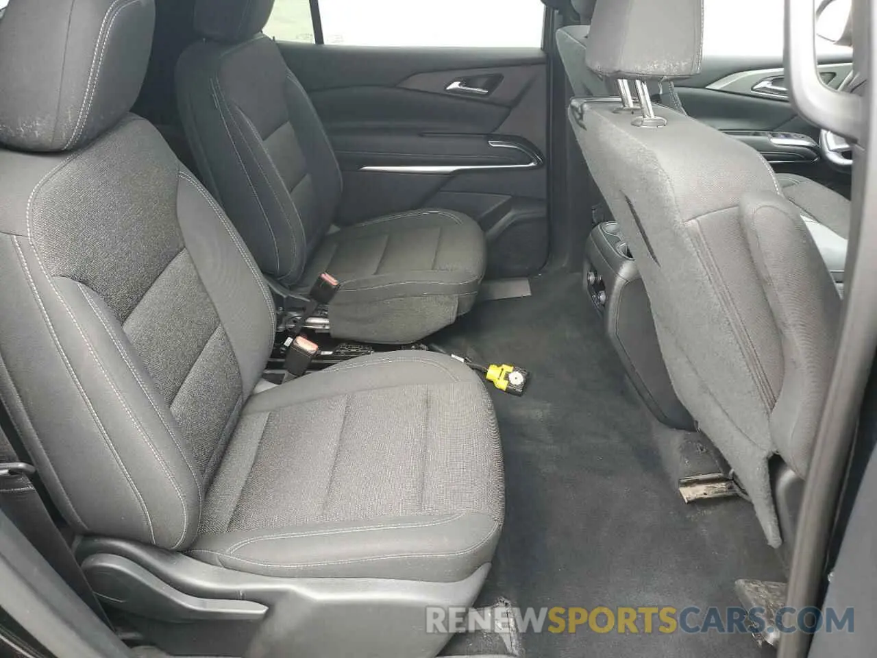 11 Photograph of a damaged car 1GNEVGKS3RJ176277 CHEVROLET TRAVERSE 2024
