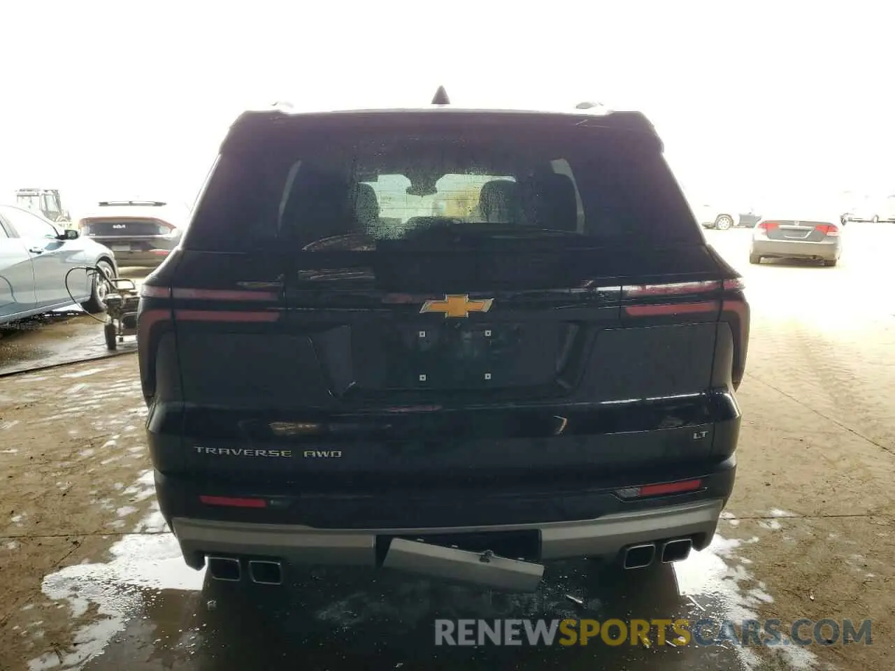 6 Photograph of a damaged car 1GNEVGKS4RJ167409 CHEVROLET TRAVERSE 2024