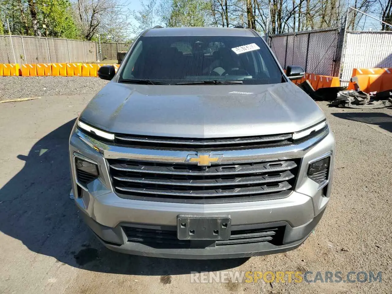 5 Photograph of a damaged car 1GNEVGKS5RJ189421 CHEVROLET TRAVERSE 2024