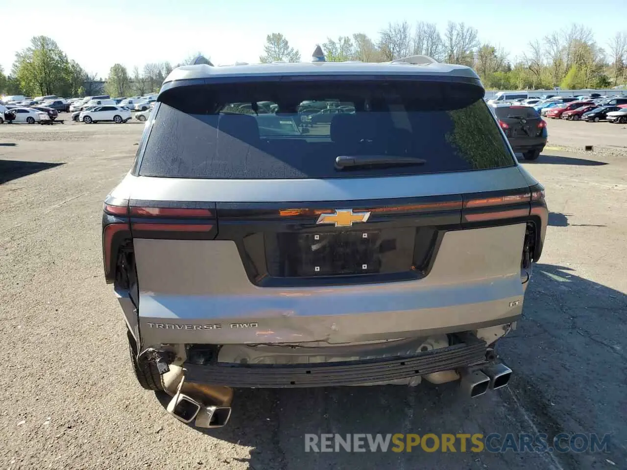6 Photograph of a damaged car 1GNEVGKS5RJ189421 CHEVROLET TRAVERSE 2024