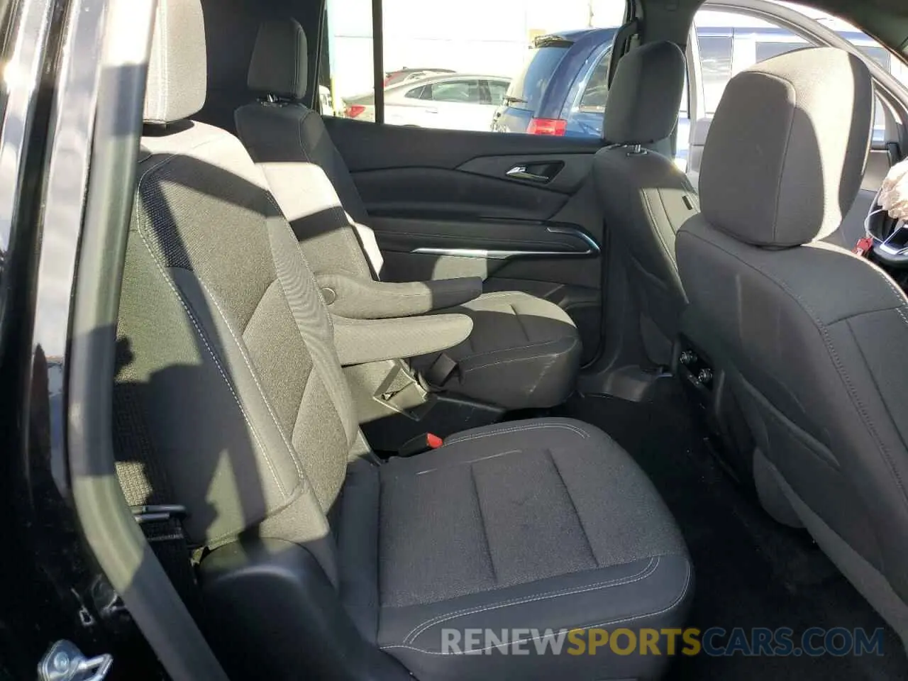 11 Photograph of a damaged car 1GNEVGKS8RJ167137 CHEVROLET TRAVERSE 2024