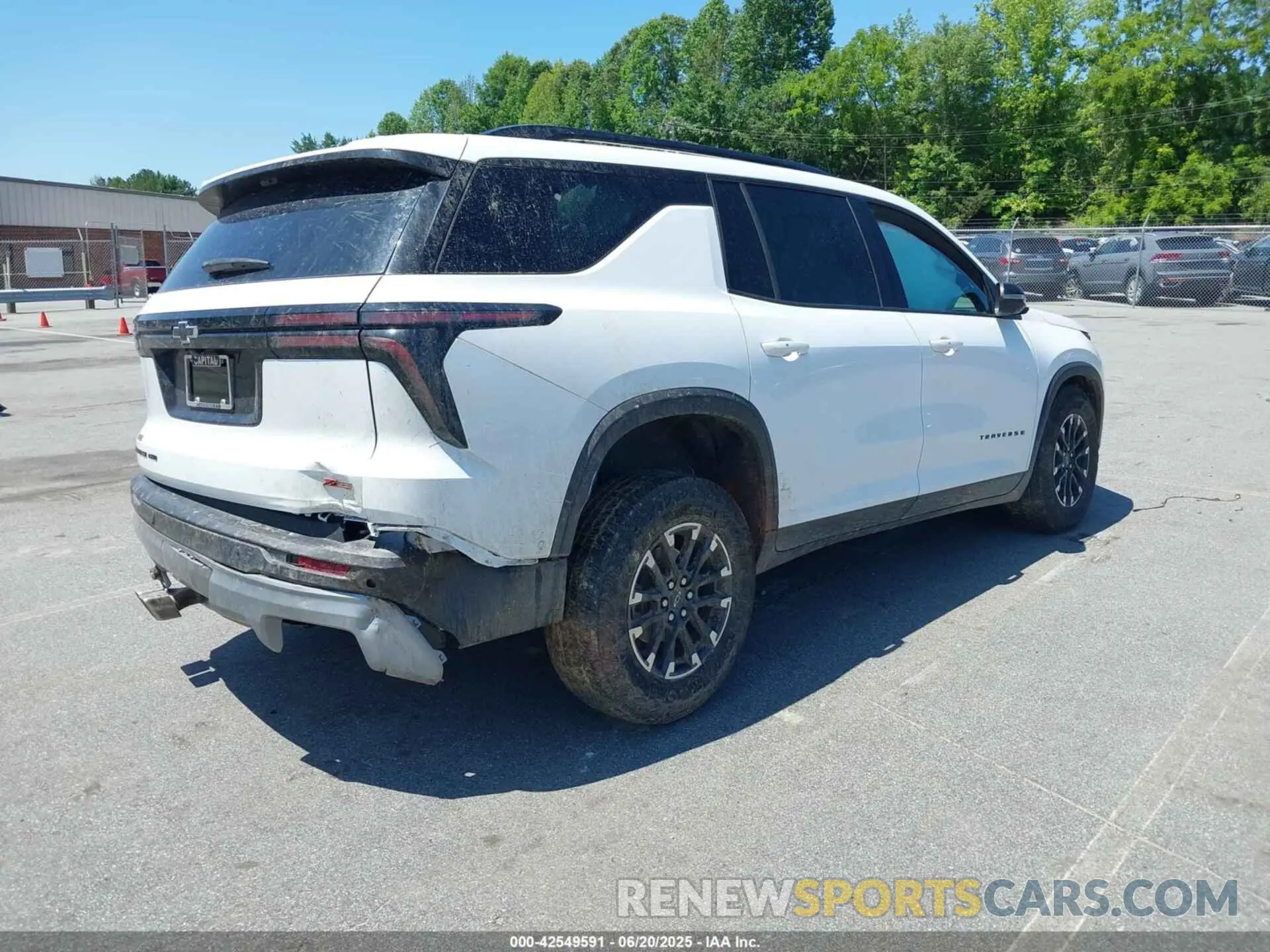 4 Photograph of a damaged car 1GNEVJKS0RJ143833 CHEVROLET TRAVERSE 2024