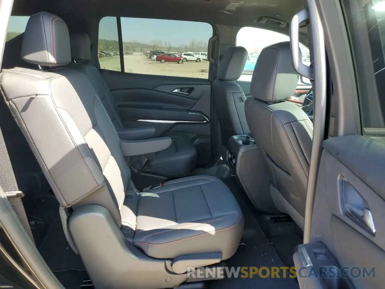 11 Photograph of a damaged car 1GNEVJKS5RJ146498 CHEVROLET TRAVERSE 2024