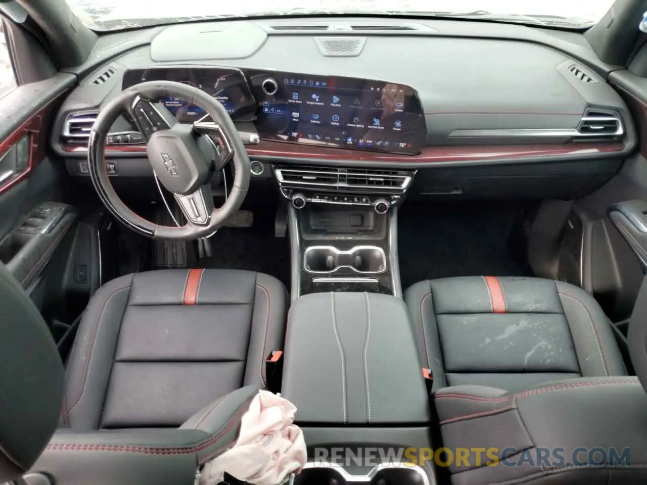 8 Фотография поврежденного автомобиля 1GNEVLKS1RJ198674 CHEVROLET TRAVERSE 2024
