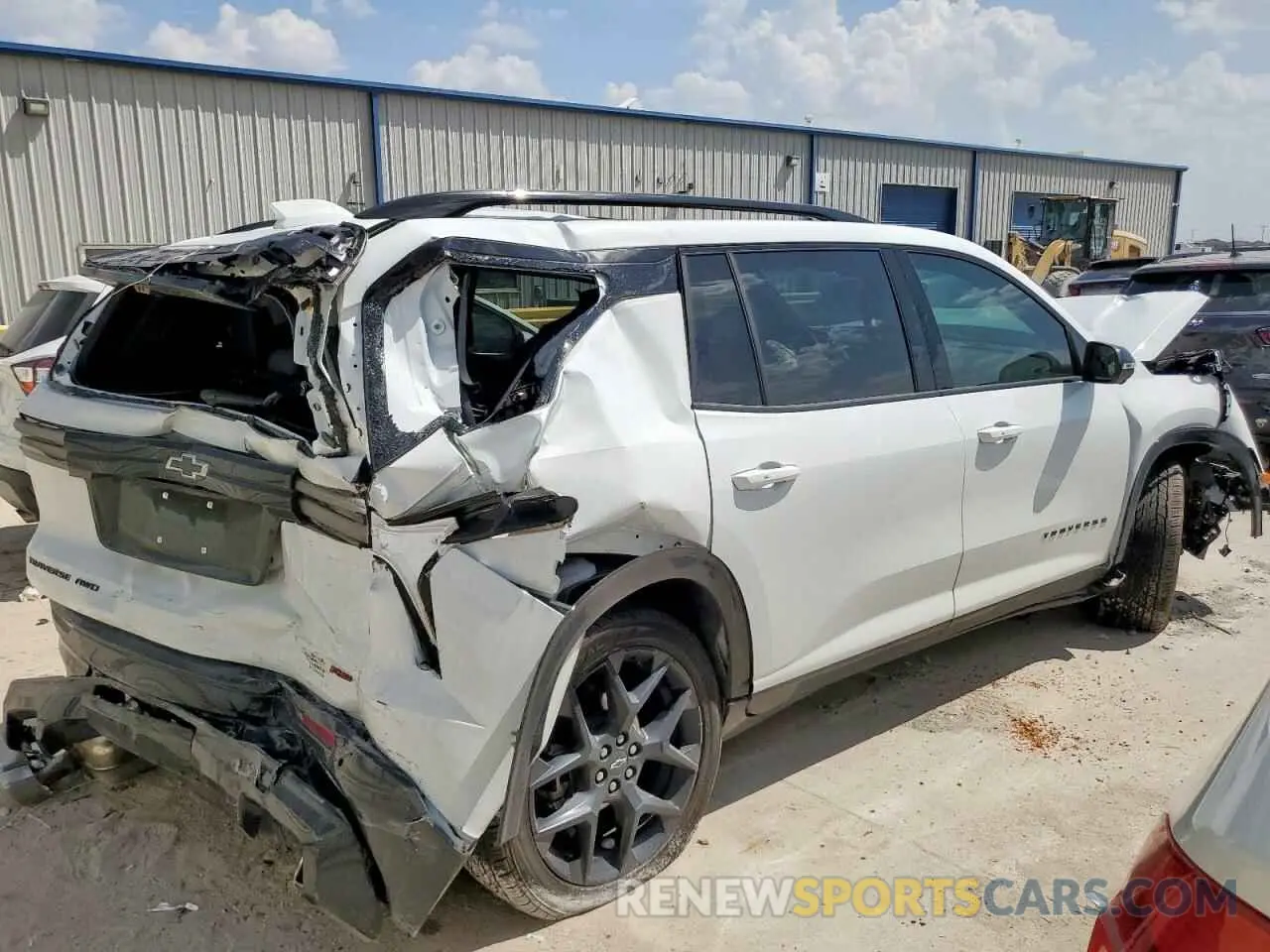 3 Photograph of a damaged car 1GNEVLKSXRJ141390 CHEVROLET TRAVERSE 2024