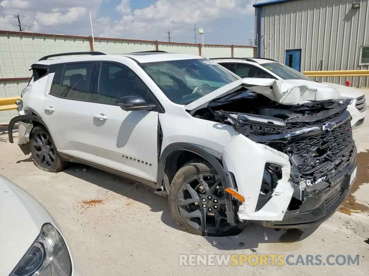 4 Photograph of a damaged car 1GNEVLKSXRJ141390 CHEVROLET TRAVERSE 2024
