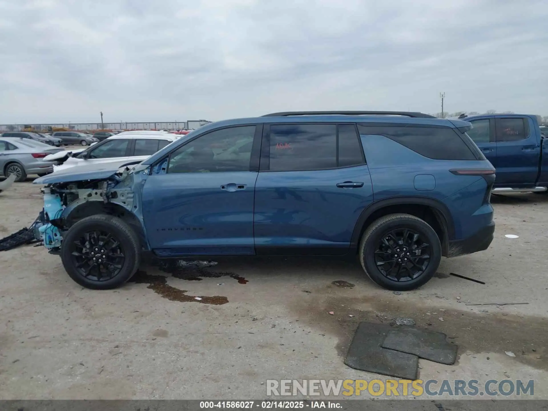 14 Photograph of a damaged car 1GNERGRS0SJ152731 CHEVROLET TRAVERSE 2025
