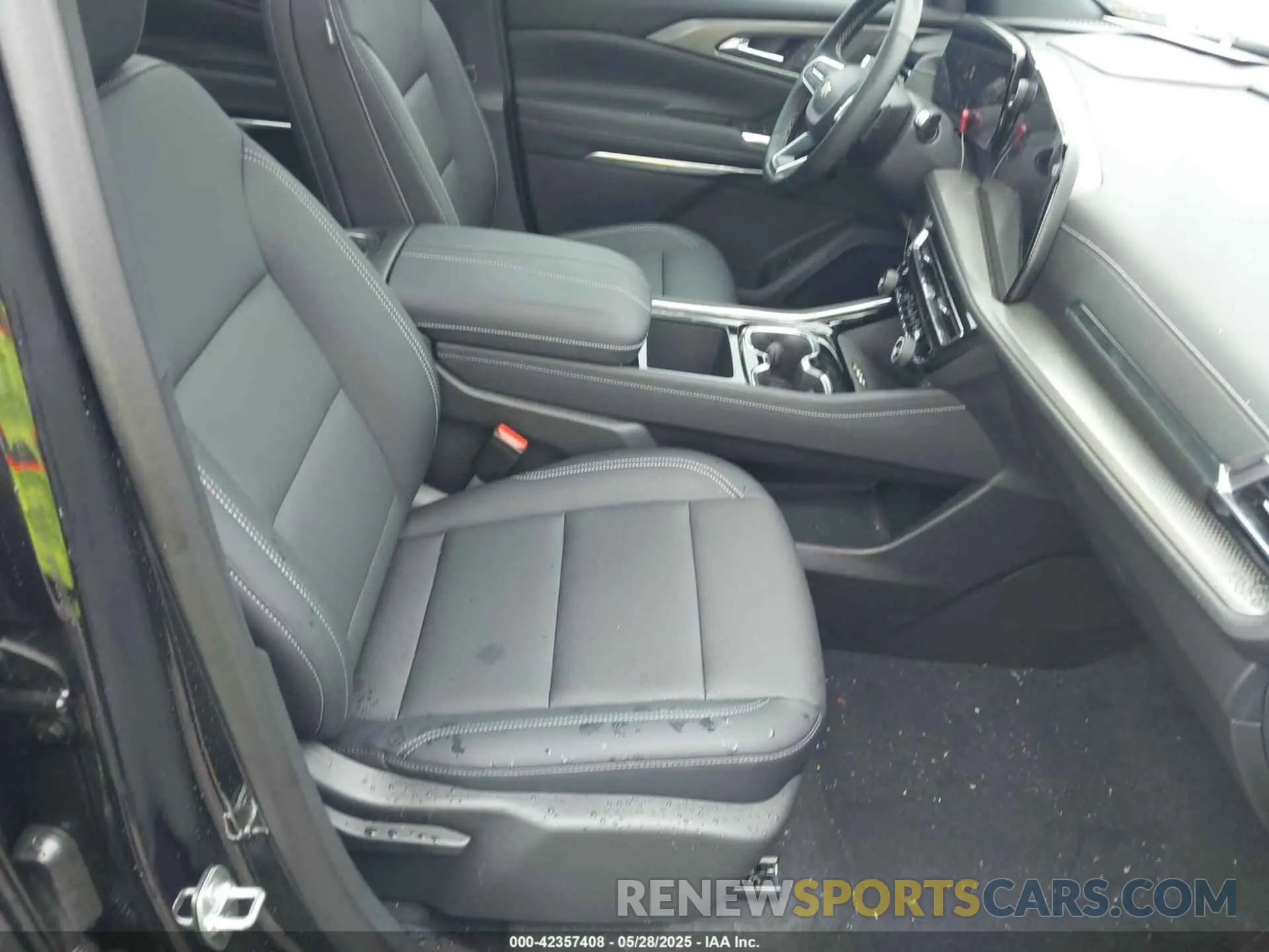 5 Фотография поврежденного автомобиля 1GNERGRS2SJ113722 CHEVROLET TRAVERSE 2025
