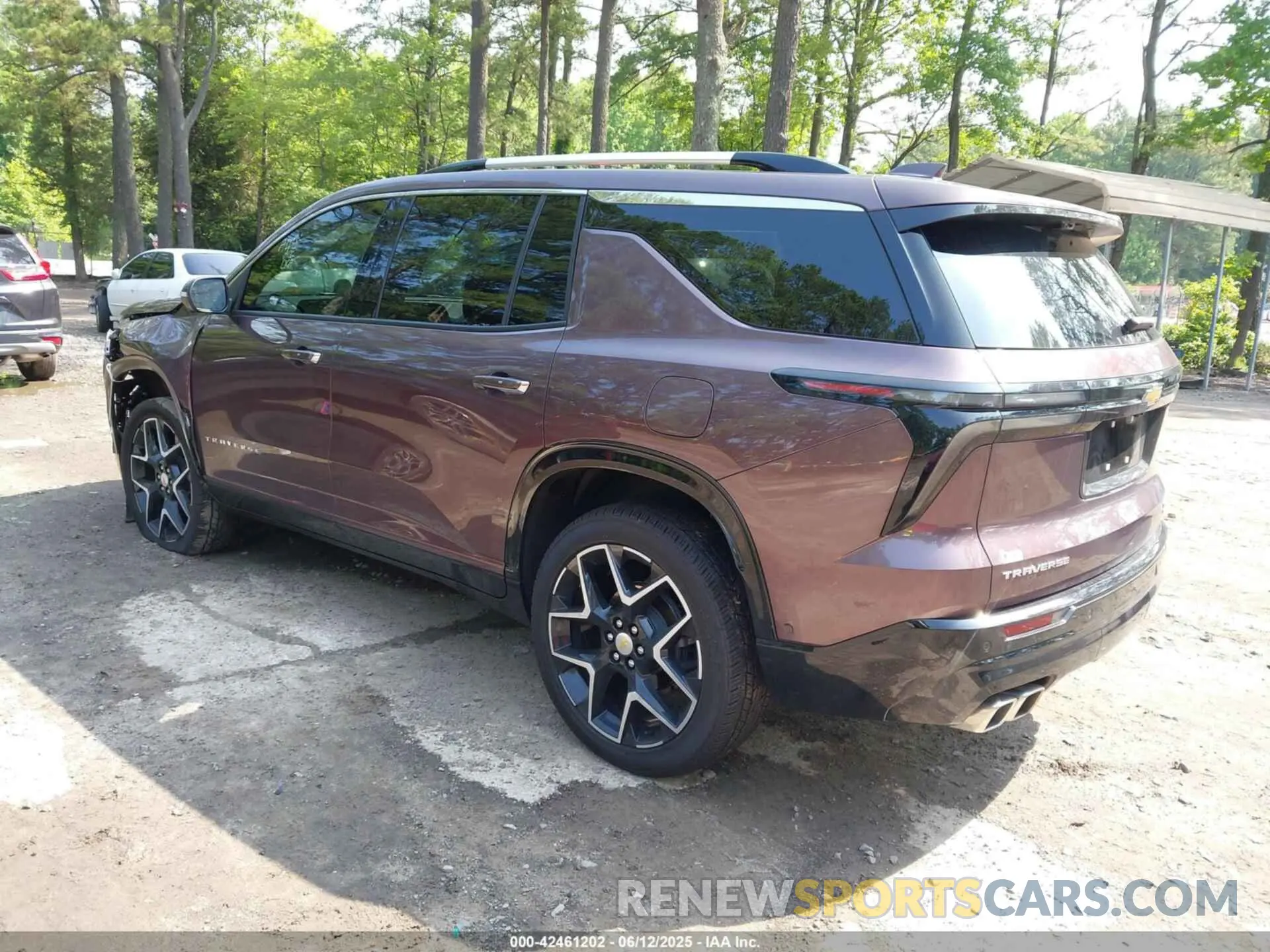 3 Photograph of a damaged car 1GNERKRS2SJ224242 CHEVROLET TRAVERSE 2025