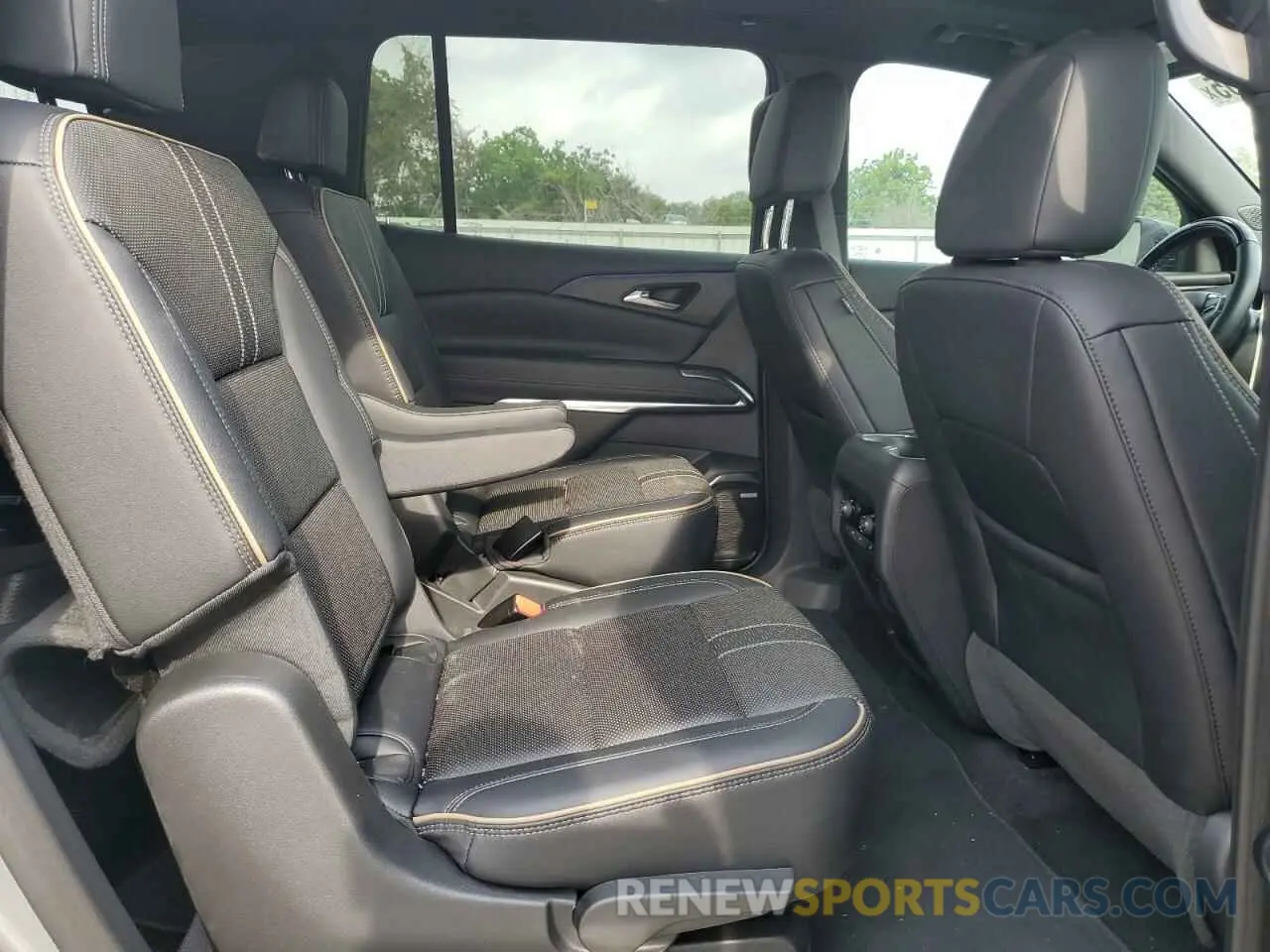 11 Photograph of a damaged car 1GNERKRS3SJ128166 CHEVROLET TRAVERSE 2025