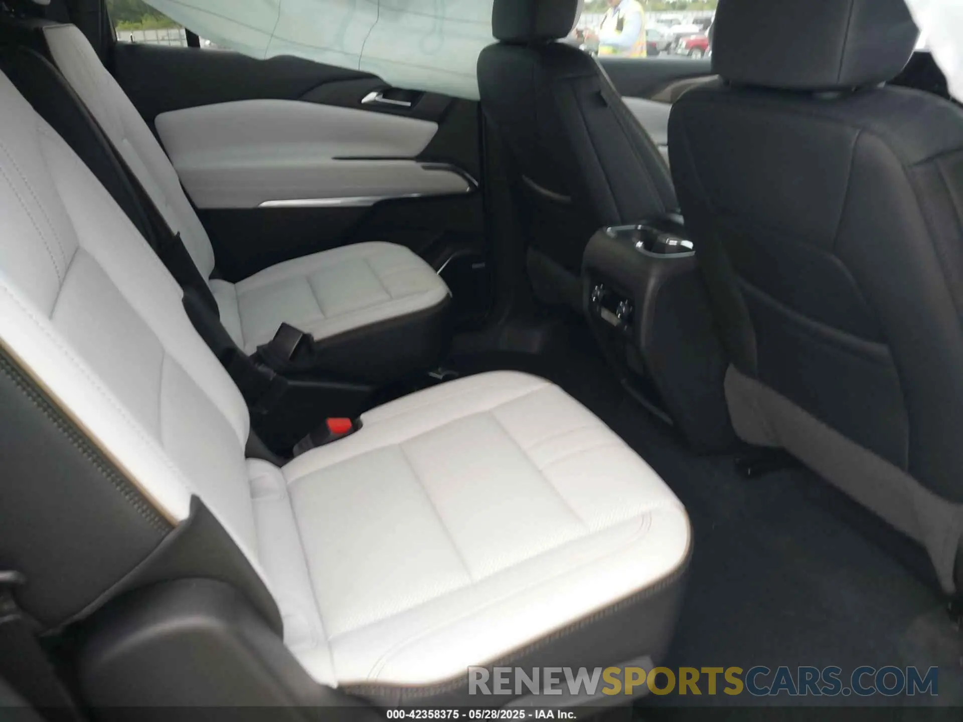 8 Фотография поврежденного автомобиля 1GNERKRS8SJ189335 CHEVROLET TRAVERSE 2025