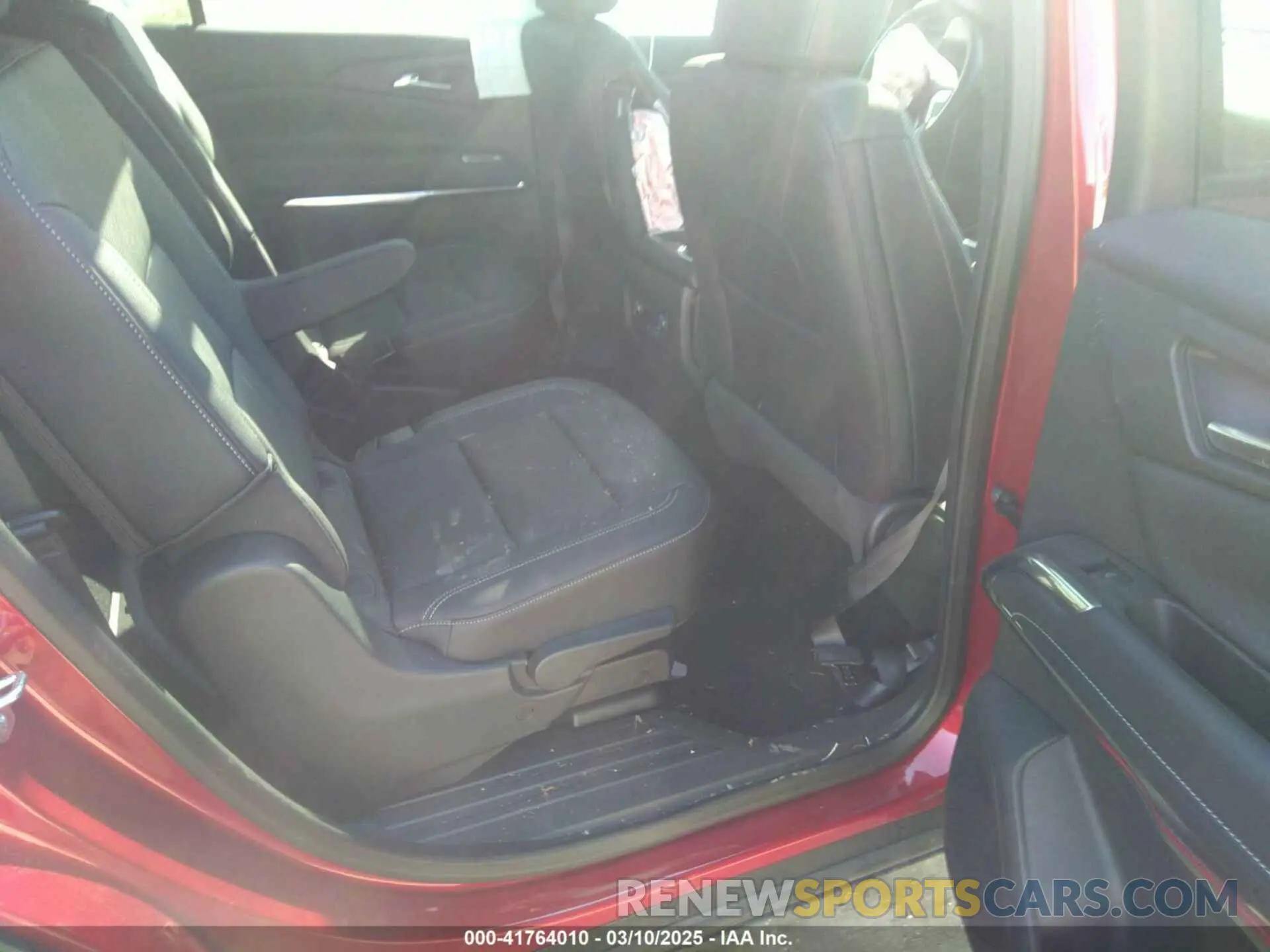 8 Photograph of a damaged car 1GNEVGRS8SJ157218 CHEVROLET TRAVERSE 2025
