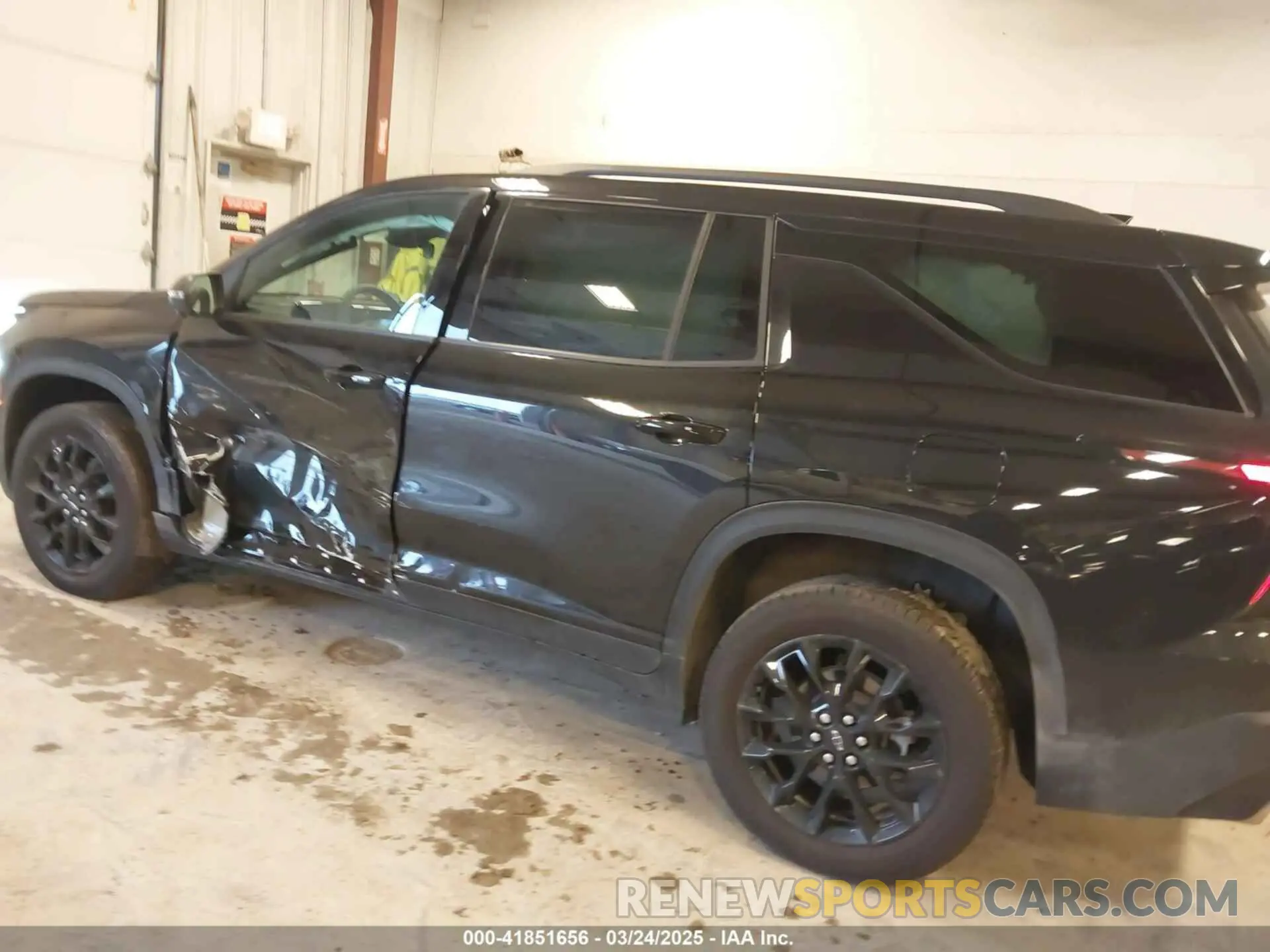 3 Фотография поврежденного автомобиля 1GNEVGRSXSJ157348 CHEVROLET TRAVERSE 2025