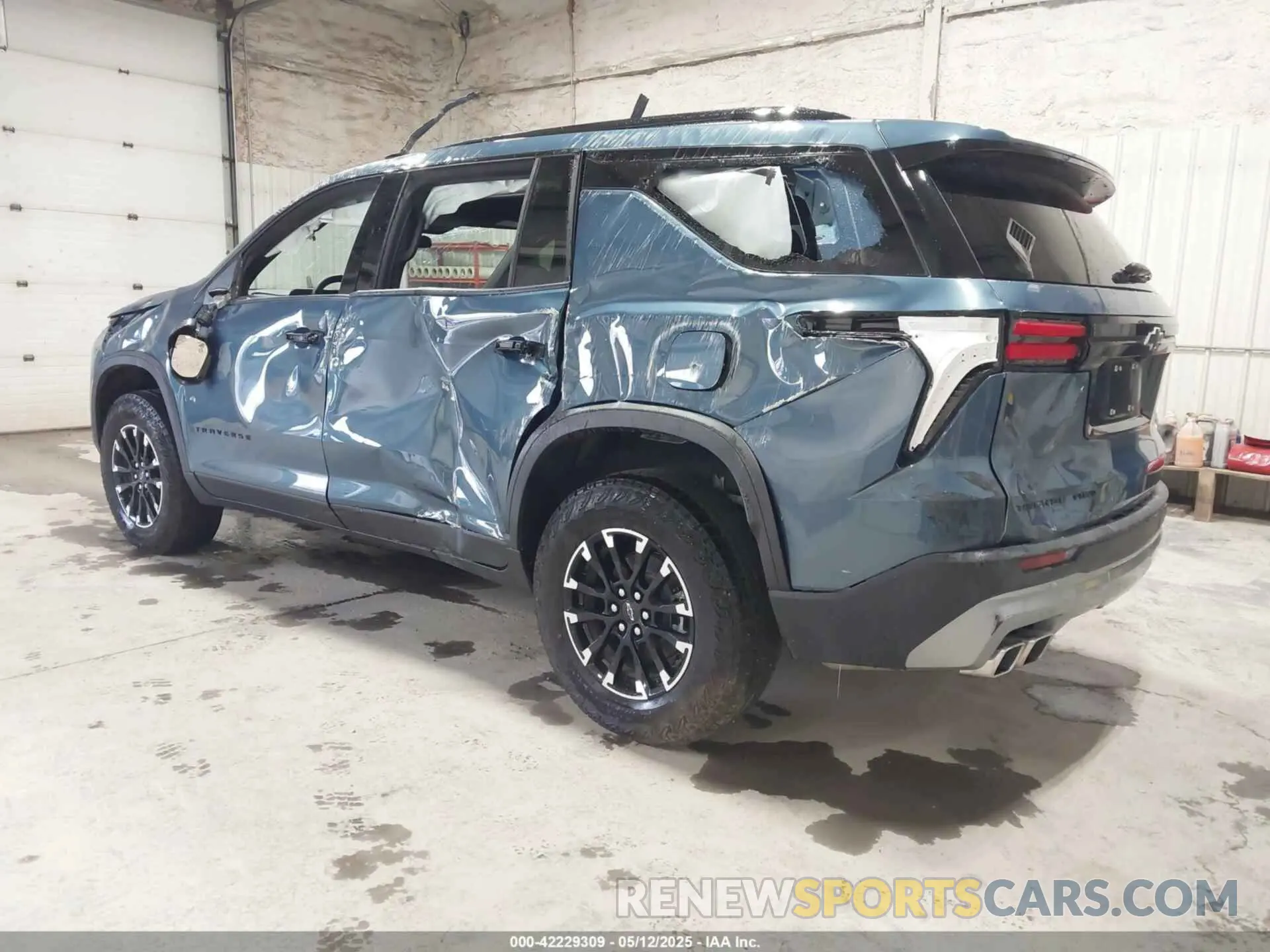 3 Photograph of a damaged car 1GNEVJRS6SJ225285 CHEVROLET TRAVERSE 2025