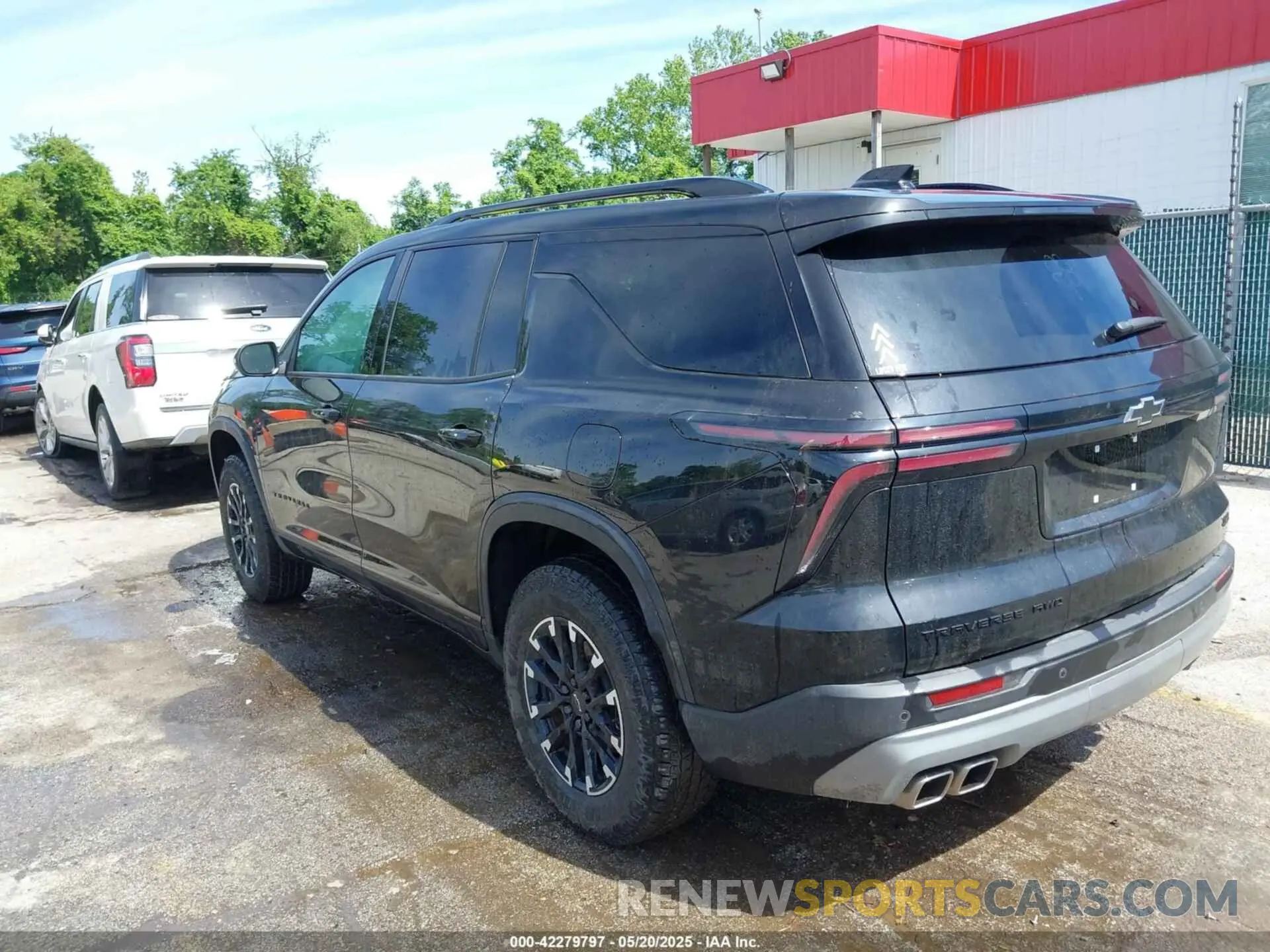 3 Фотография поврежденного автомобиля 1GNEVJRS8SJ184352 CHEVROLET TRAVERSE 2025