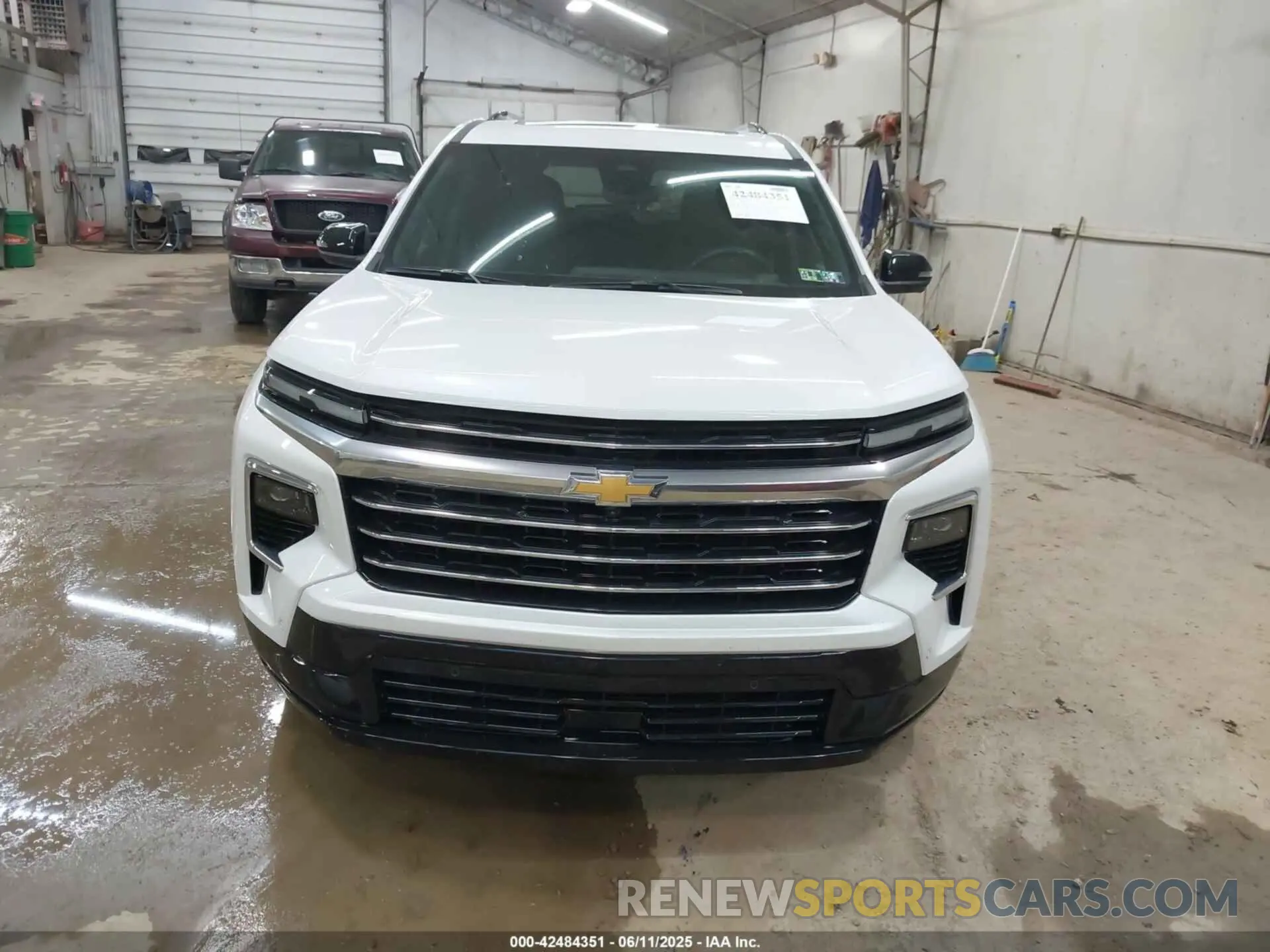 12 Photograph of a damaged car 1GNEVKRS0SJ117217 CHEVROLET TRAVERSE 2025