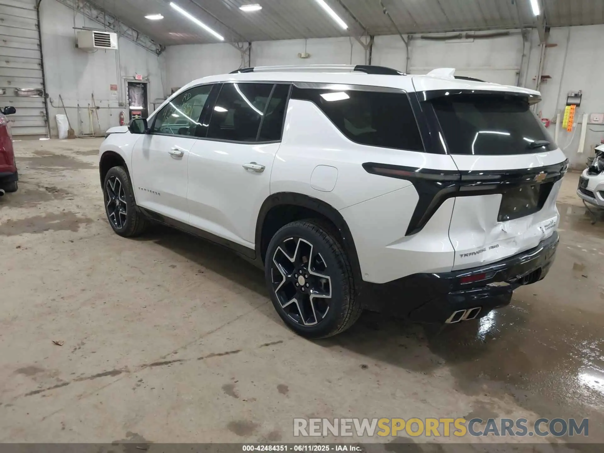 3 Photograph of a damaged car 1GNEVKRS0SJ117217 CHEVROLET TRAVERSE 2025