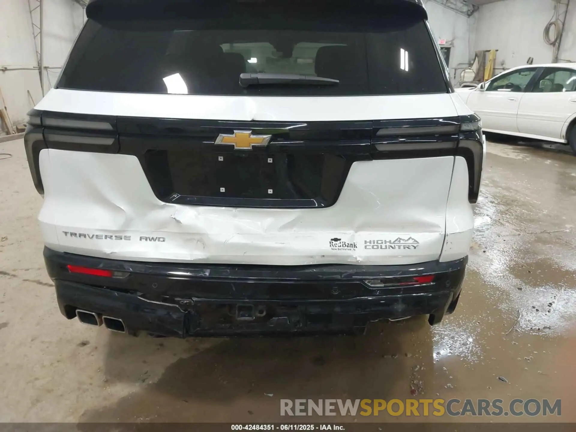 6 Photograph of a damaged car 1GNEVKRS0SJ117217 CHEVROLET TRAVERSE 2025