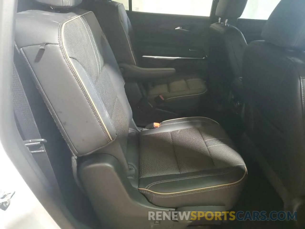 11 Photograph of a damaged car 1GNEVKRS5SJ127953 CHEVROLET TRAVERSE 2025