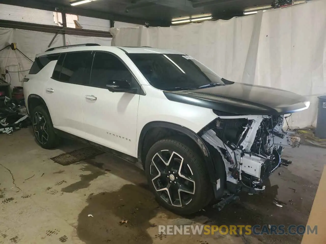 4 Photograph of a damaged car 1GNEVKRS5SJ127953 CHEVROLET TRAVERSE 2025