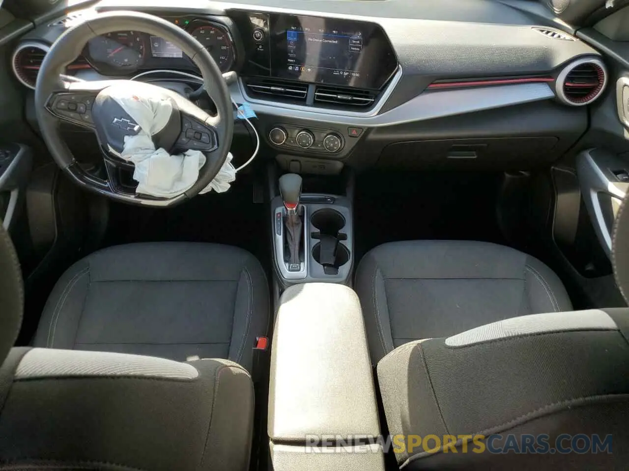 8 Фотография поврежденного автомобиля KL77LGE25RC131720 CHEVROLET TRAX 1RS 2024