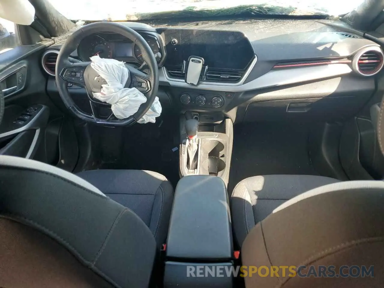 8 Photograph of a damaged car KL77LGEP6SC068516 CHEVROLET TRAX 1RS 2025