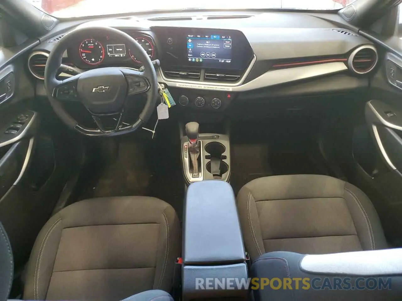 8 Photograph of a damaged car KL77LGEP9SC014241 CHEVROLET TRAX 1RS 2025