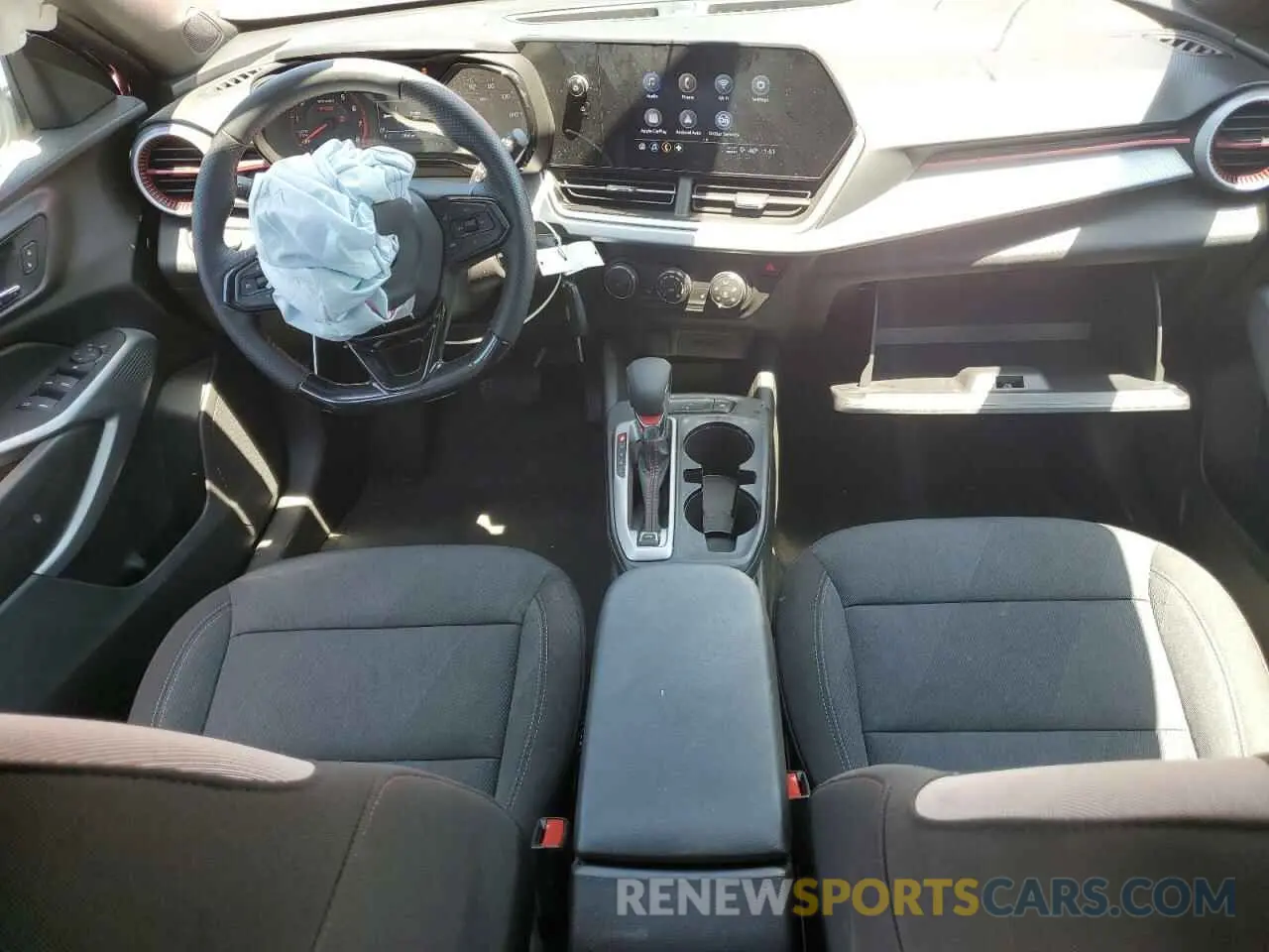 8 Photograph of a damaged car KL77LGEP9SC098738 CHEVROLET TRAX 1RS 2025