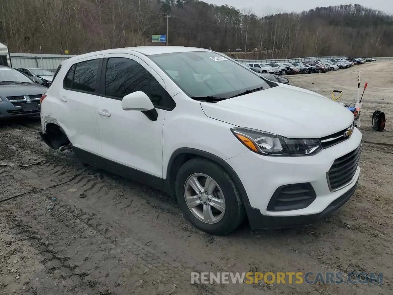 4 Фотография поврежденного автомобиля 3GNCJKSB0KL217792 CHEVROLET TRAX 2019
