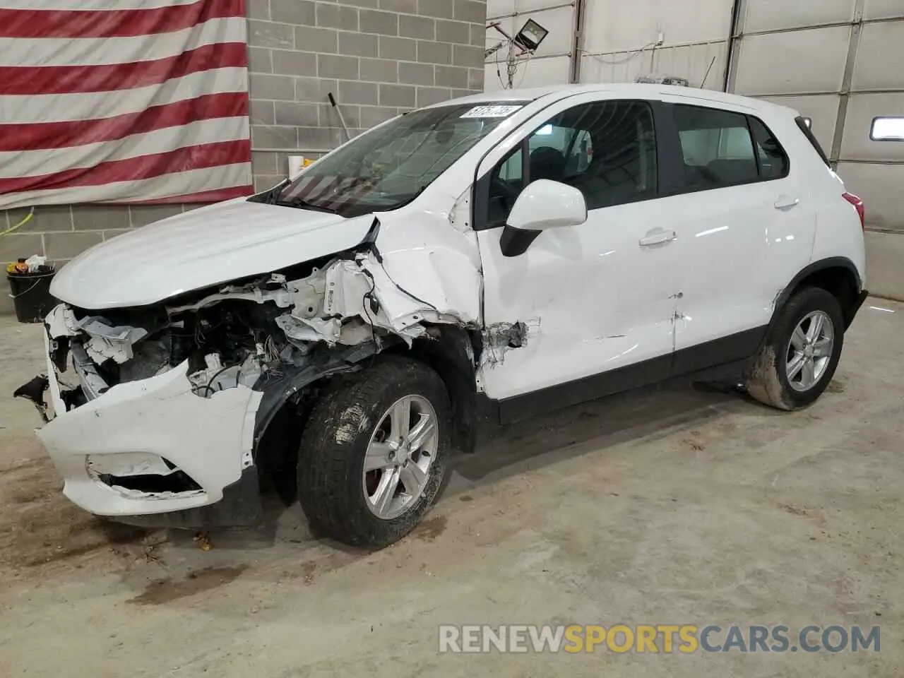1 Photograph of a damaged car 3GNCJKSB0KL255815 CHEVROLET TRAX 2019