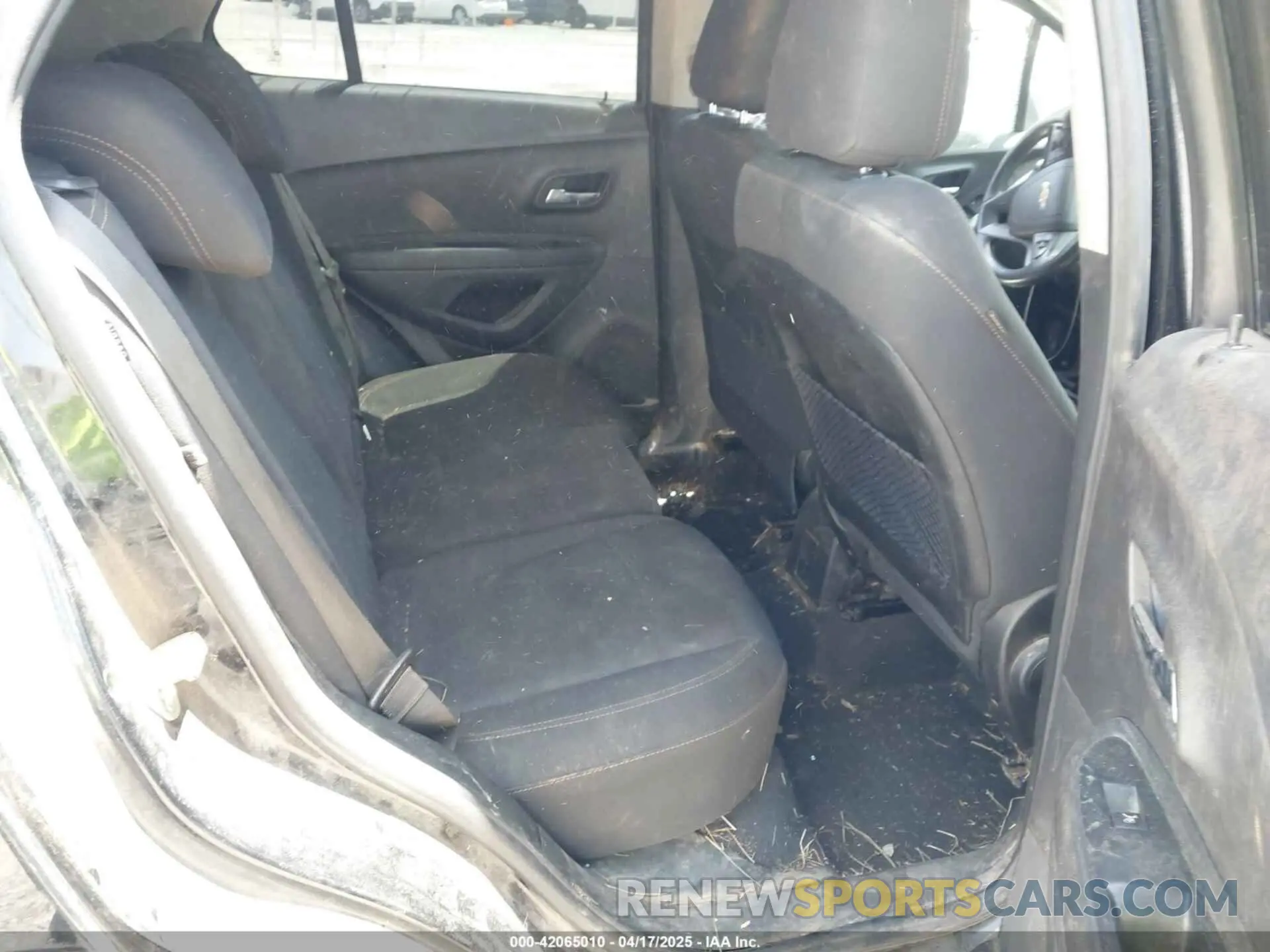8 Фотография поврежденного автомобиля 3GNCJKSB0KL371838 CHEVROLET TRAX 2019