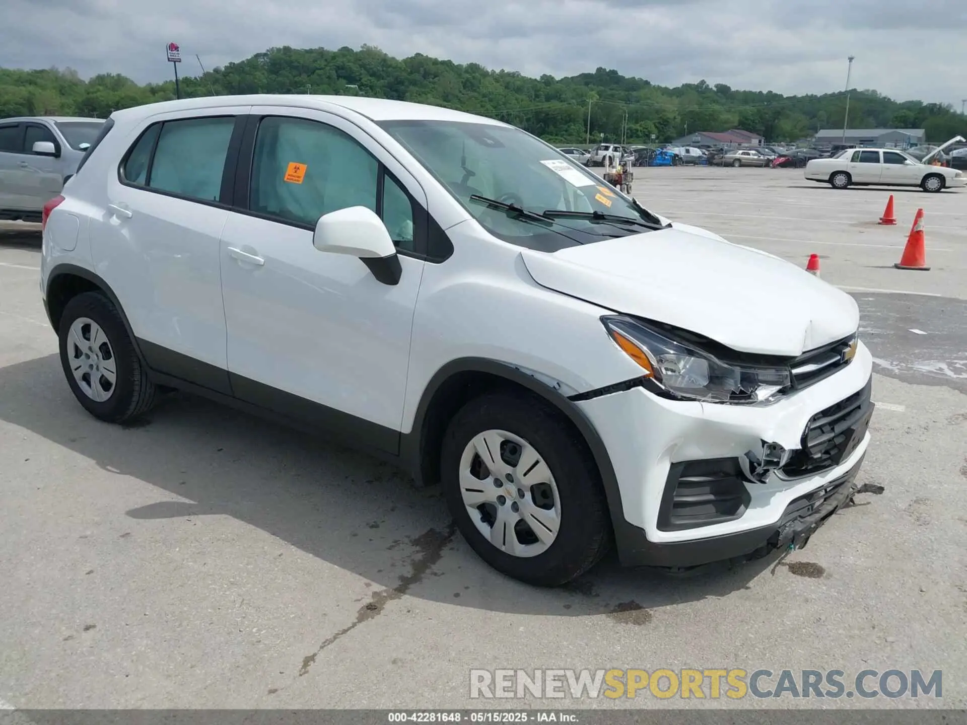1 Photograph of a damaged car 3GNCJKSB1KL130676 CHEVROLET TRAX 2019
