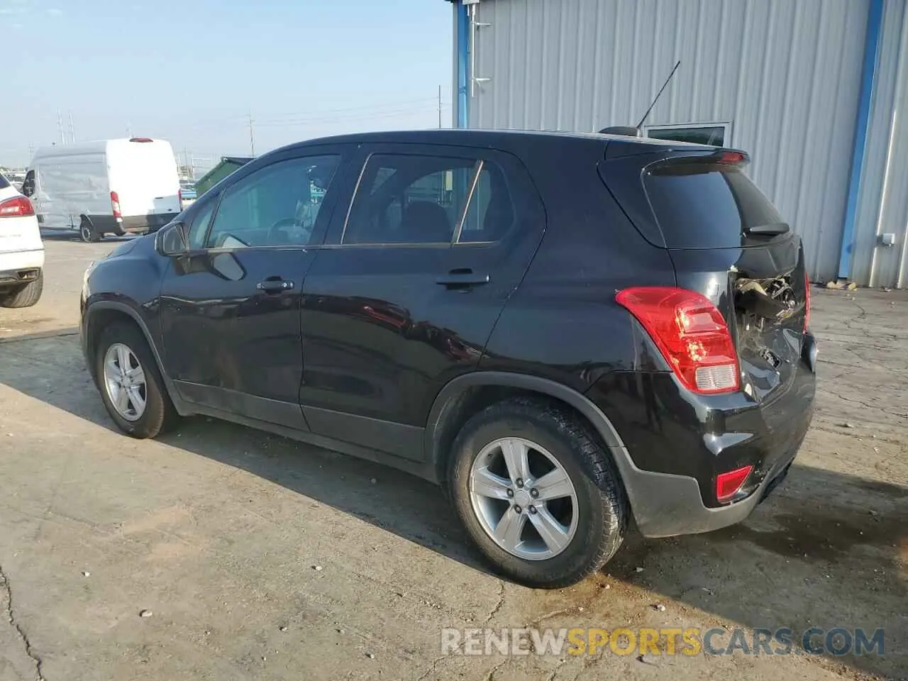 2 Фотография поврежденного автомобиля 3GNCJKSB1KL281663 CHEVROLET TRAX 2019