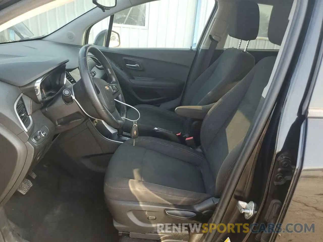 7 Фотография поврежденного автомобиля 3GNCJKSB1KL281663 CHEVROLET TRAX 2019