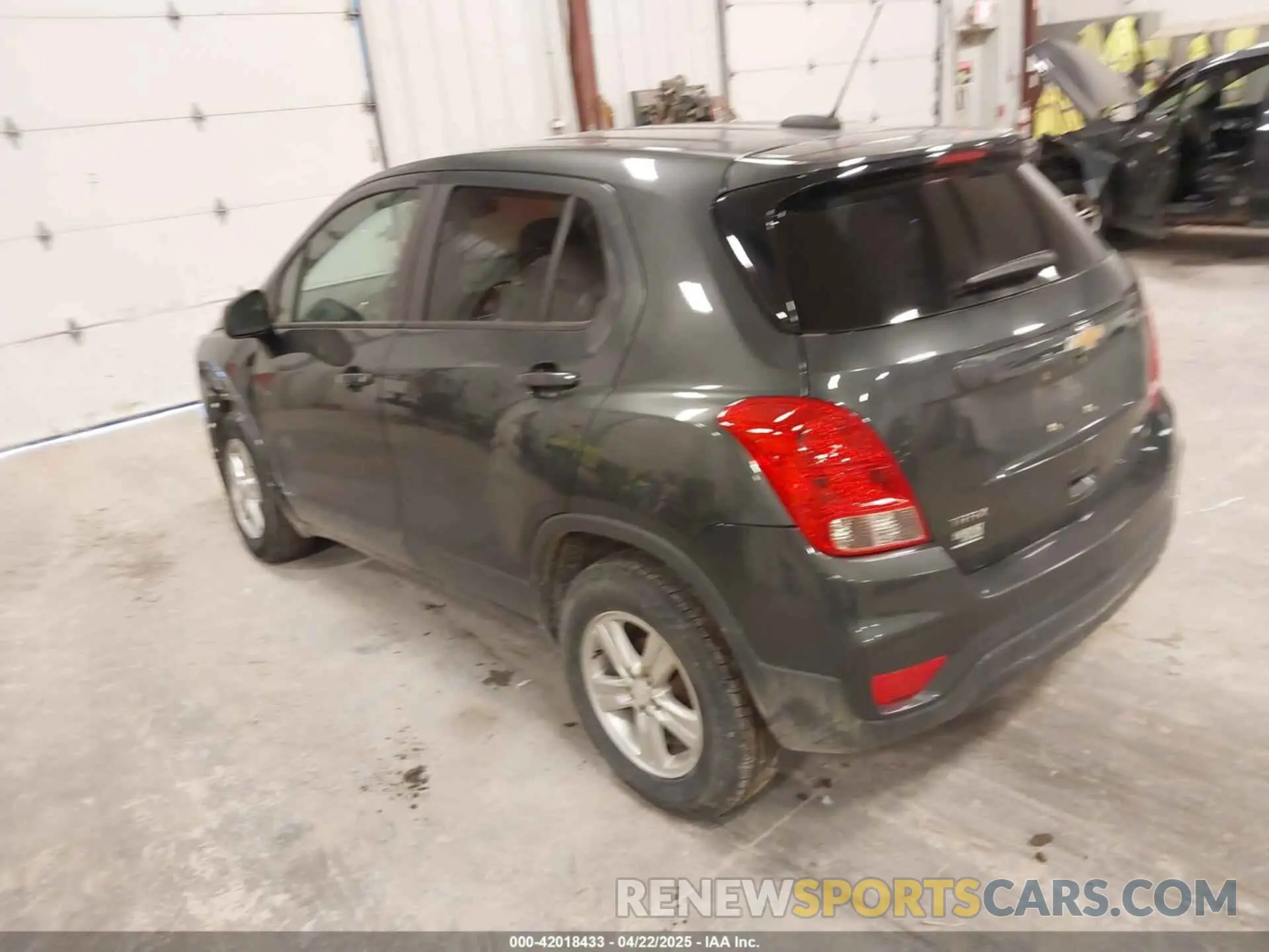 3 Фотография поврежденного автомобиля 3GNCJKSB1KL376286 CHEVROLET TRAX 2019