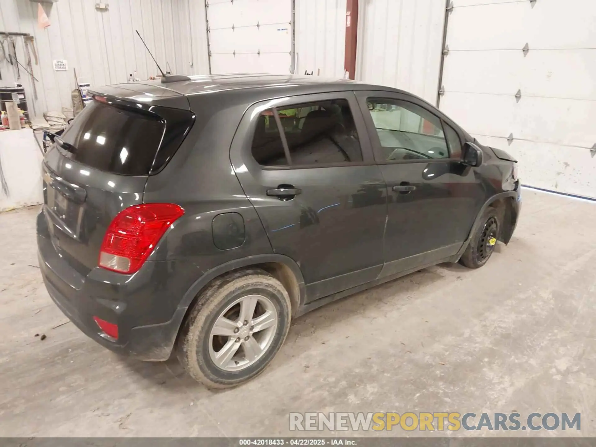 4 Фотография поврежденного автомобиля 3GNCJKSB1KL376286 CHEVROLET TRAX 2019