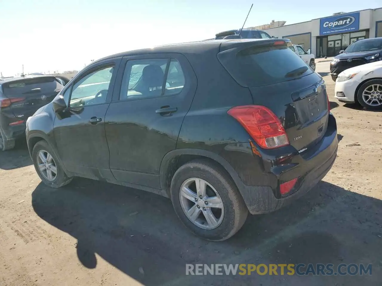 2 Photograph of a damaged car 3GNCJKSB1KL400943 CHEVROLET TRAX 2019