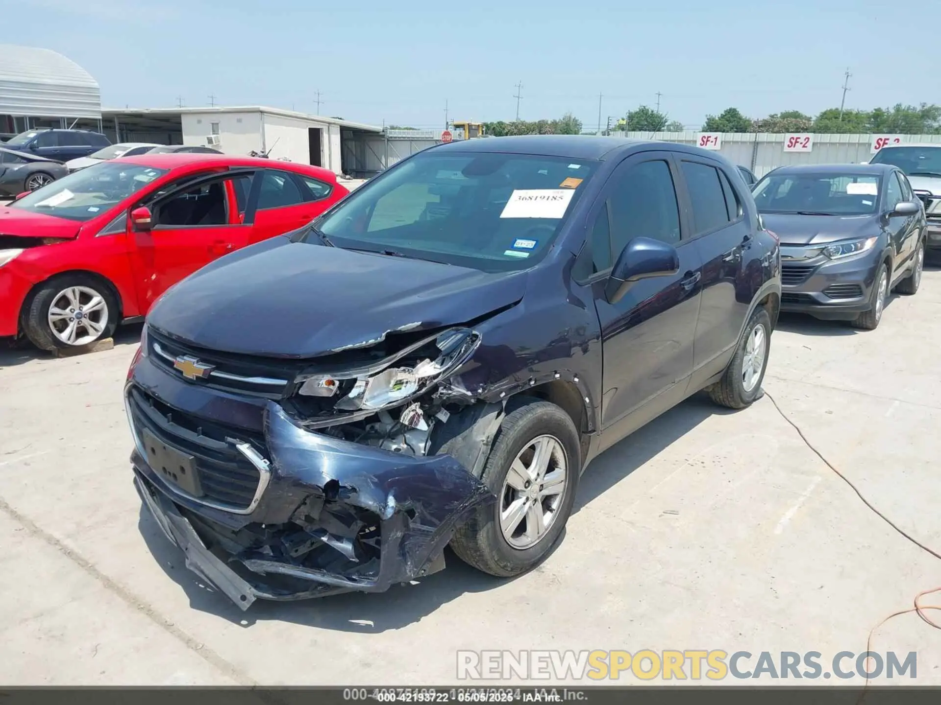 2 Фотография поврежденного автомобиля 3GNCJKSB2KL242533 CHEVROLET TRAX 2019