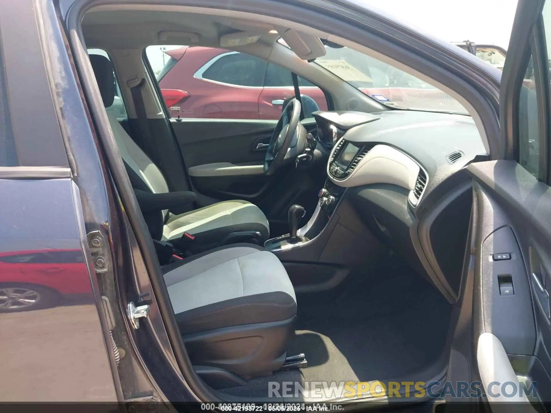 5 Фотография поврежденного автомобиля 3GNCJKSB2KL242533 CHEVROLET TRAX 2019