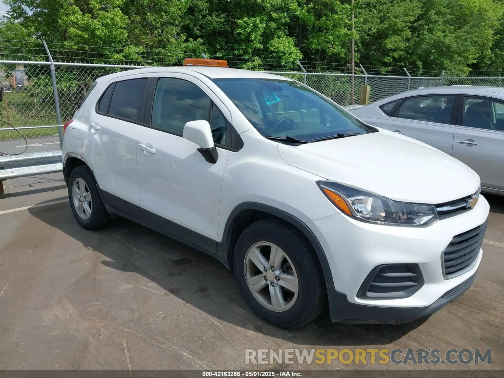 1 Фотография поврежденного автомобиля 3GNCJKSB2KL387507 CHEVROLET TRAX 2019