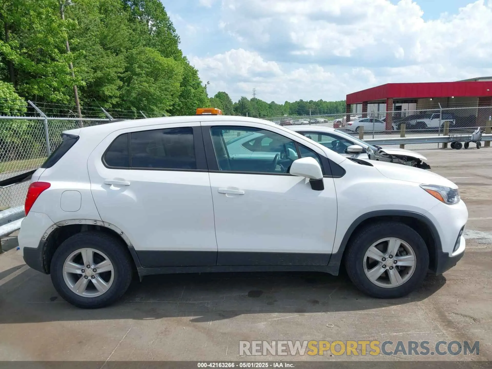 13 Фотография поврежденного автомобиля 3GNCJKSB2KL387507 CHEVROLET TRAX 2019