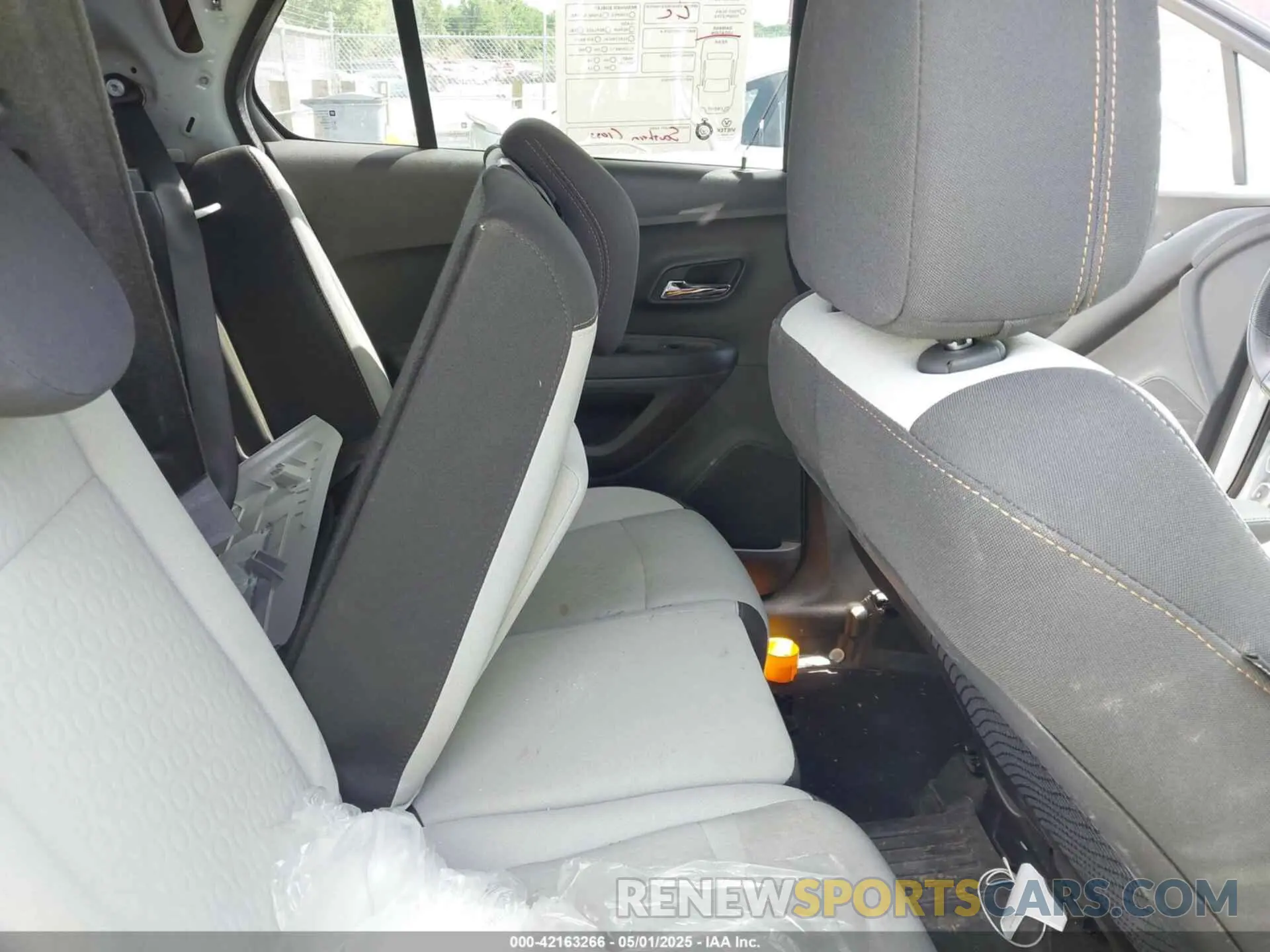 8 Фотография поврежденного автомобиля 3GNCJKSB2KL387507 CHEVROLET TRAX 2019