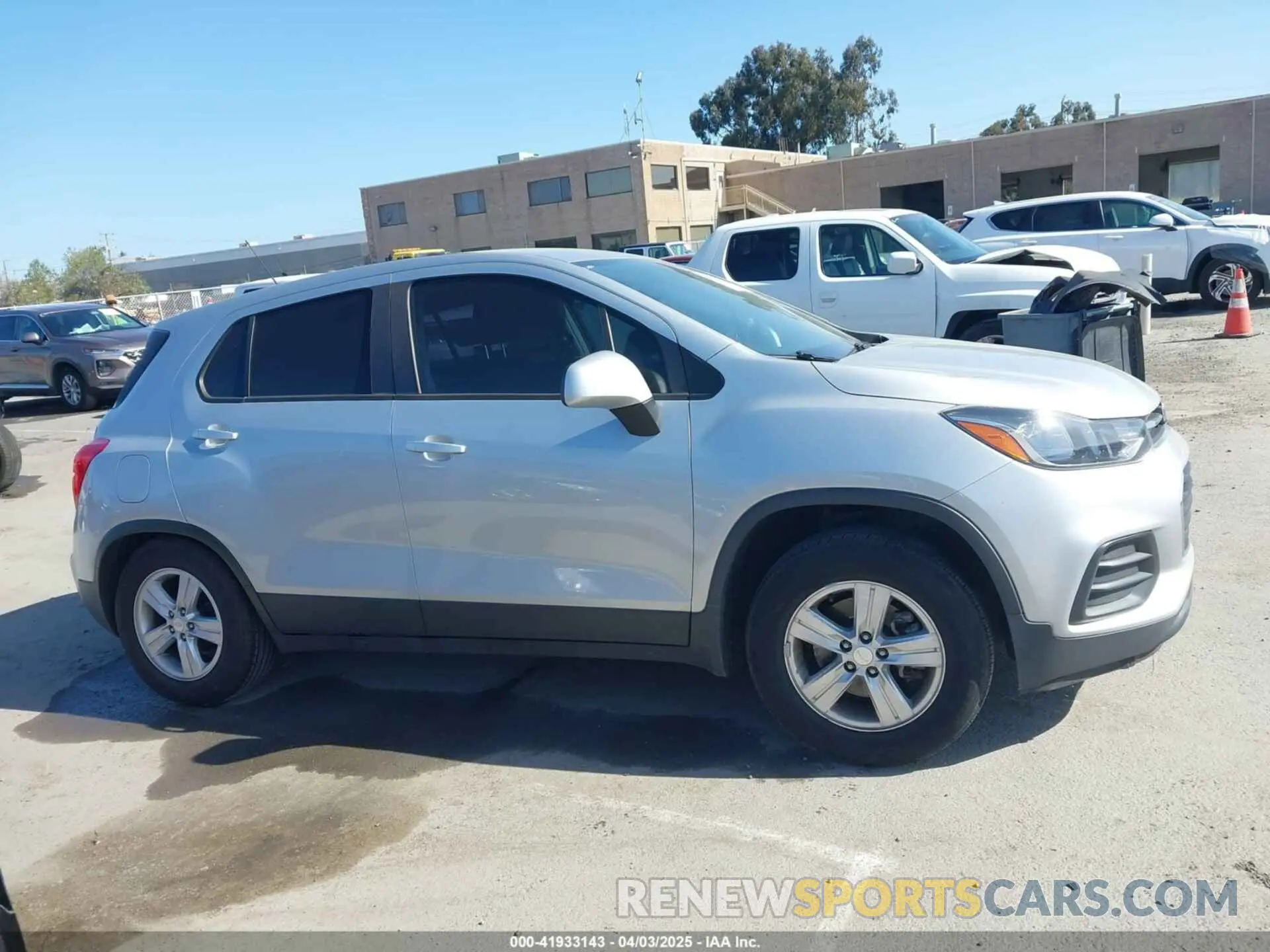 14 Фотография поврежденного автомобиля 3GNCJKSB3KL261348 CHEVROLET TRAX 2019