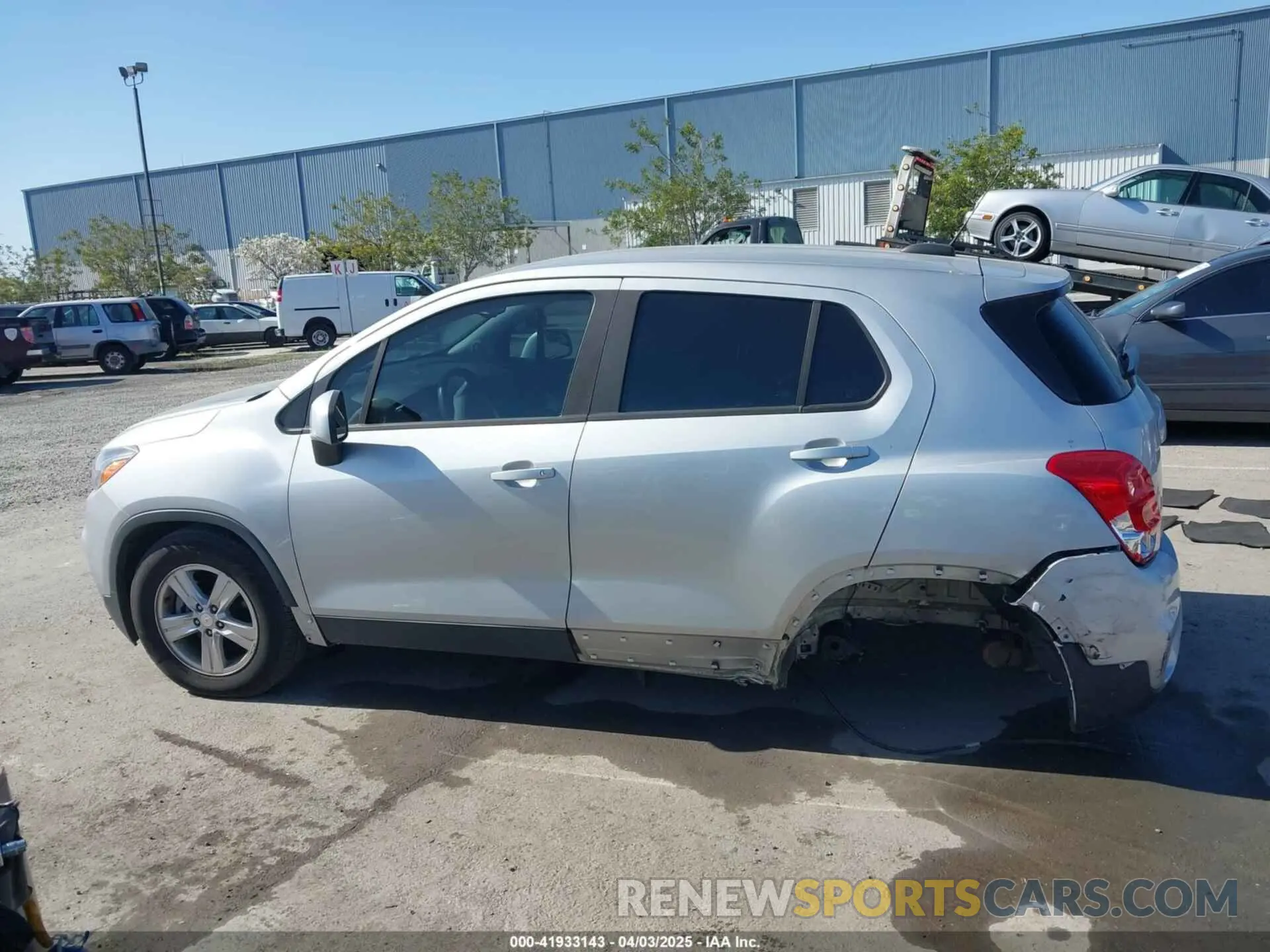 15 Фотография поврежденного автомобиля 3GNCJKSB3KL261348 CHEVROLET TRAX 2019