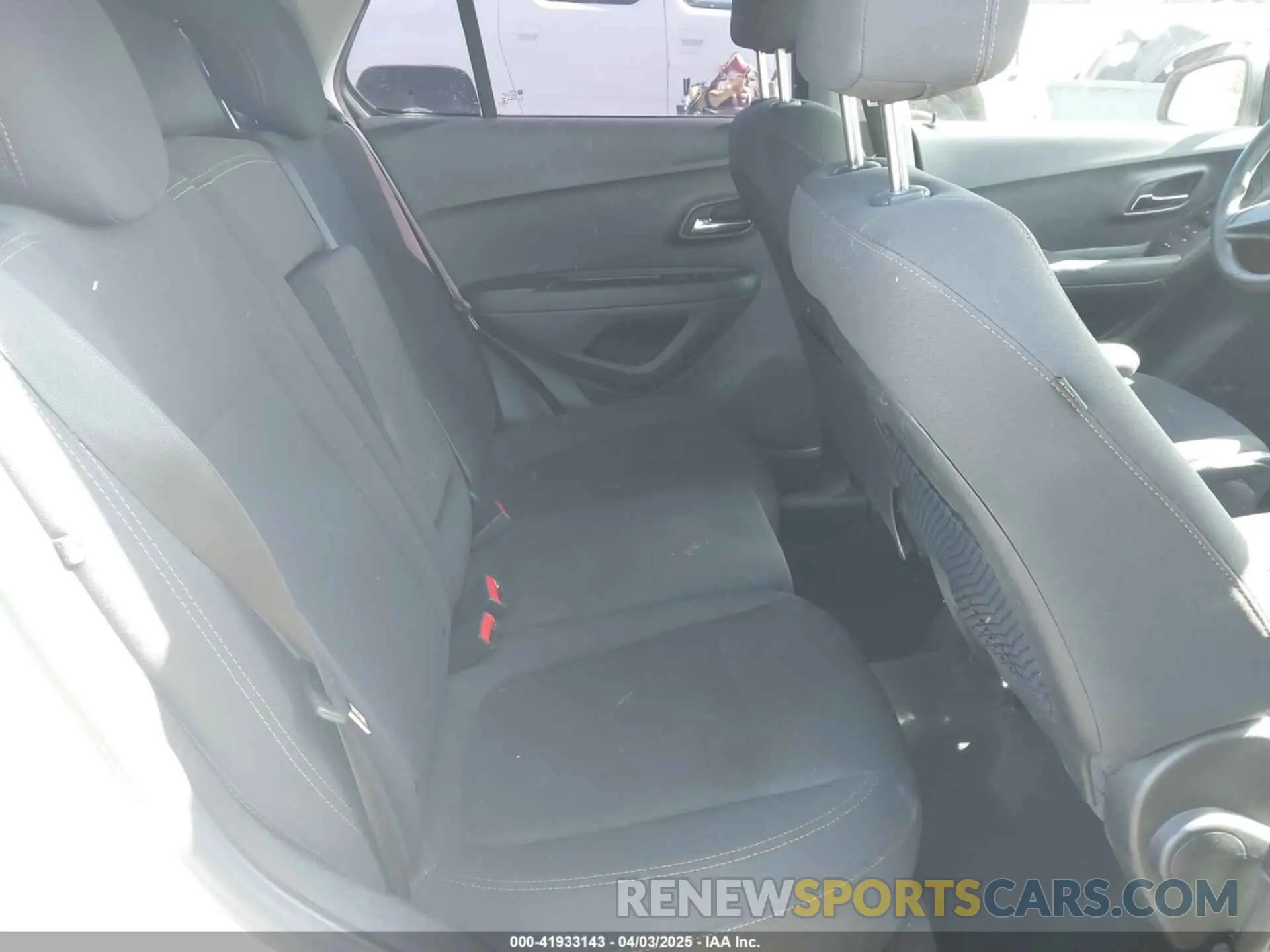 8 Фотография поврежденного автомобиля 3GNCJKSB3KL261348 CHEVROLET TRAX 2019