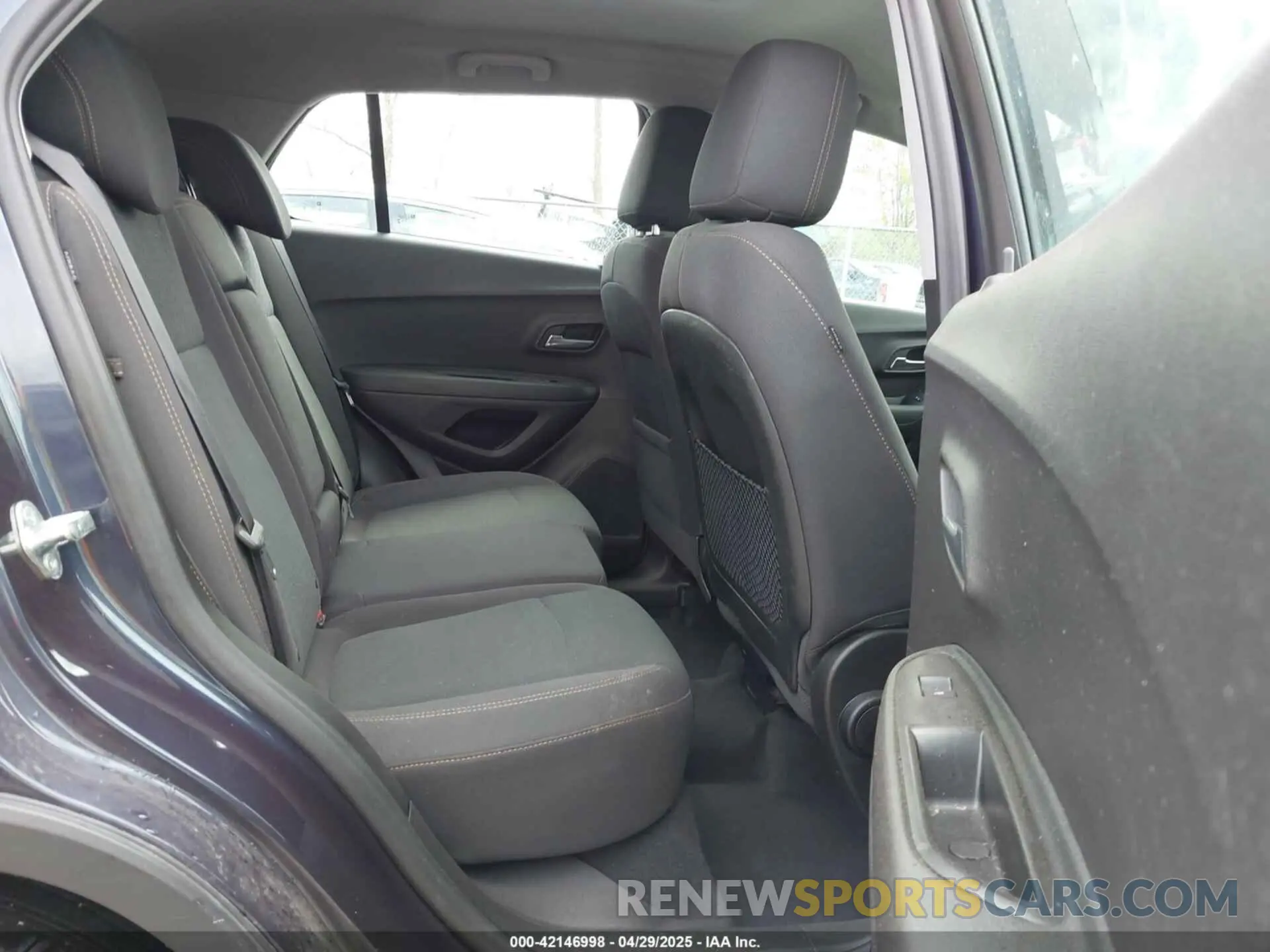 8 Фотография поврежденного автомобиля 3GNCJKSB4KL260306 CHEVROLET TRAX 2019