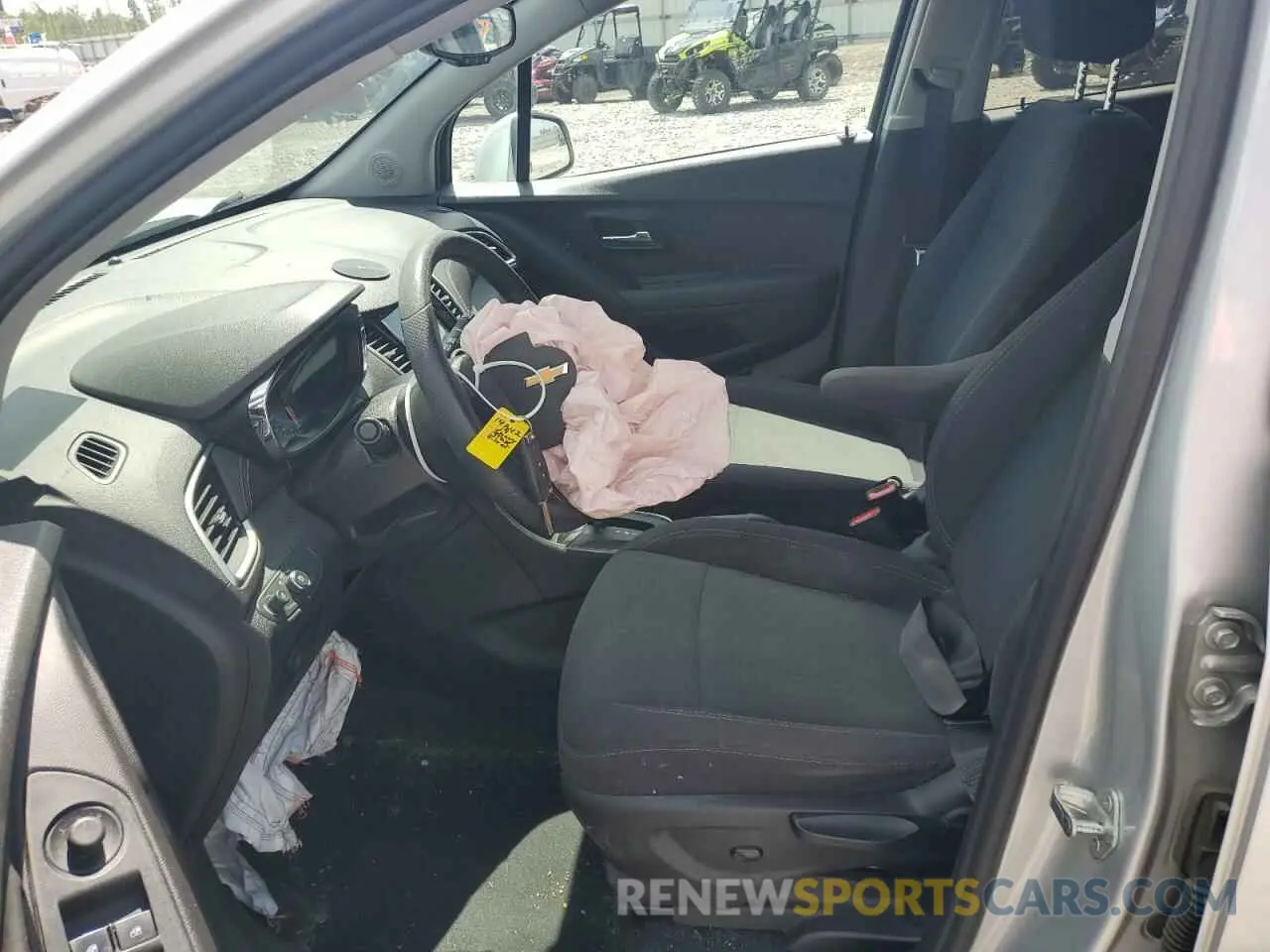 7 Photograph of a damaged car 3GNCJKSB4KL367761 CHEVROLET TRAX 2019