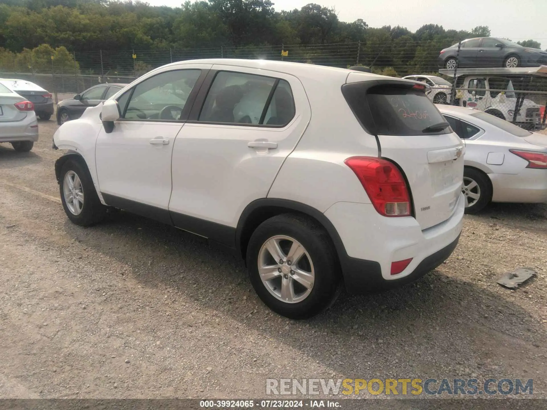 3 Фотография поврежденного автомобиля 3GNCJKSB4KL388884 CHEVROLET TRAX 2019
