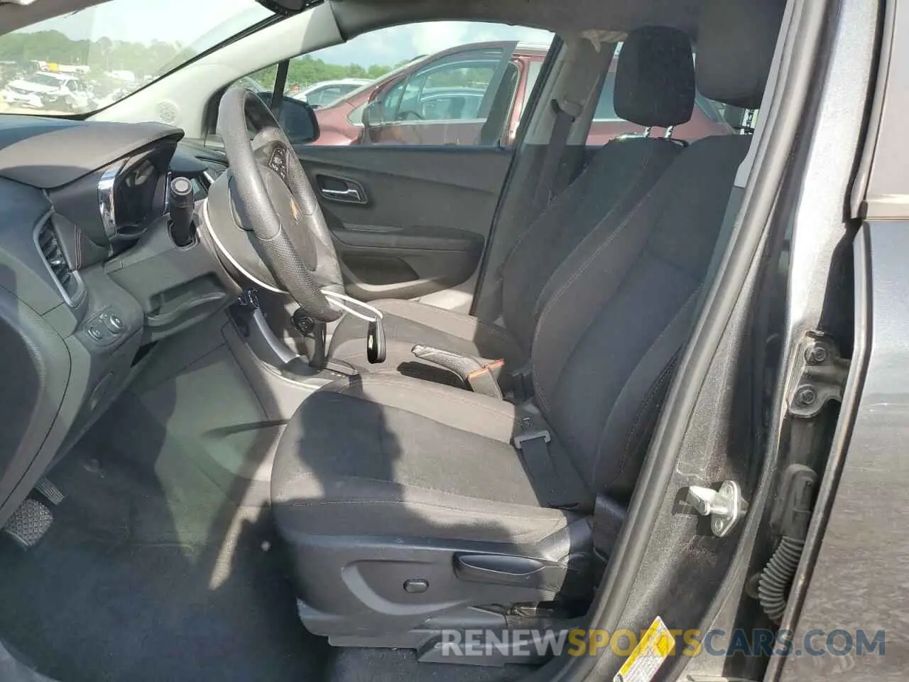 7 Photograph of a damaged car 3GNCJKSB5KL237469 CHEVROLET TRAX 2019