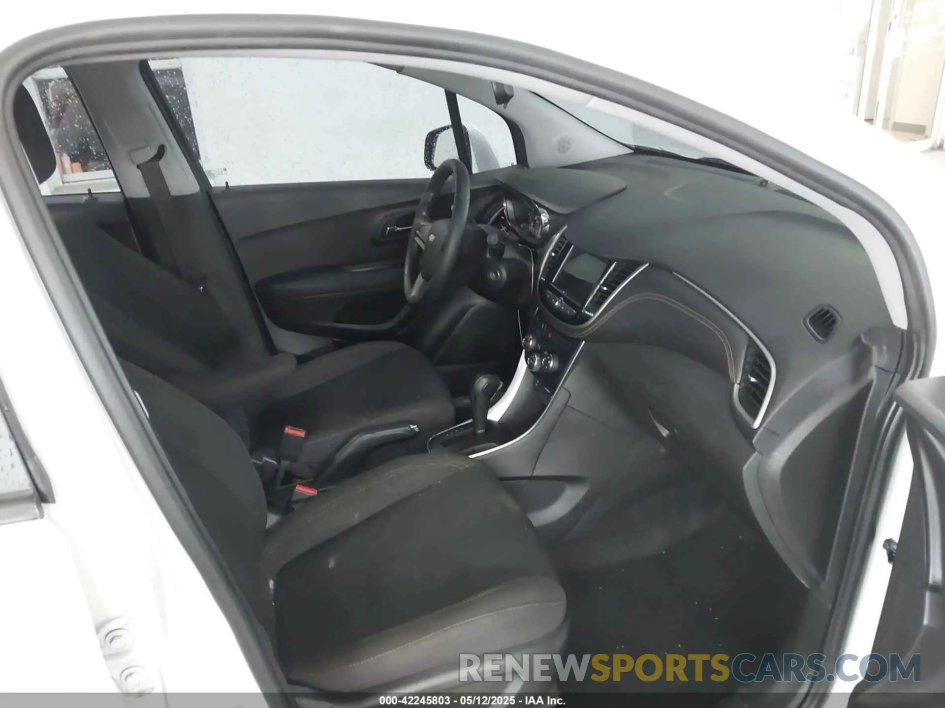 5 Photograph of a damaged car 3GNCJKSB6KL124131 CHEVROLET TRAX 2019